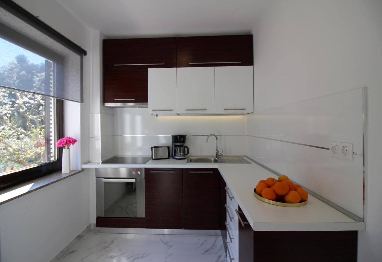 Modern Apartment Sabina With Nice Garden Poreč Buitenkant foto