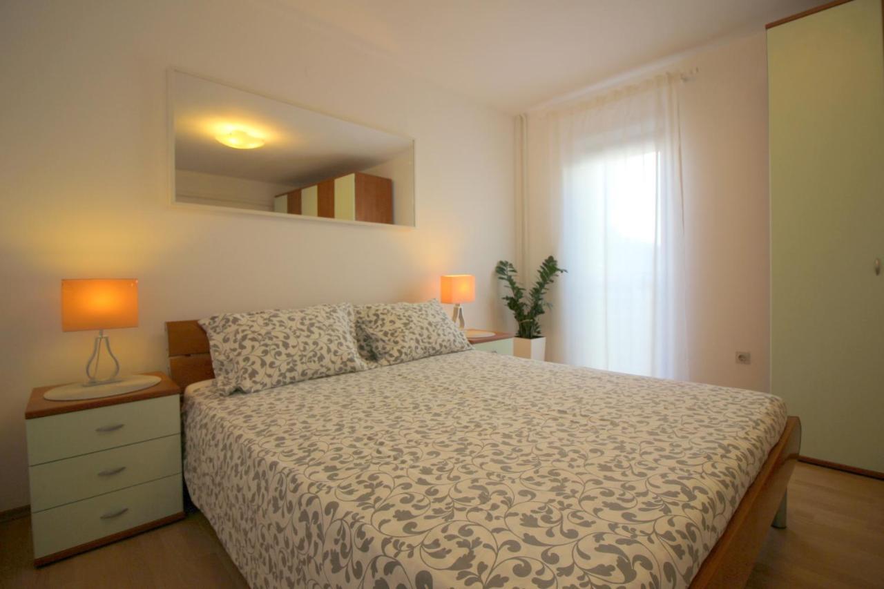 Modern Apartment Sabina With Nice Garden Poreč Buitenkant foto
